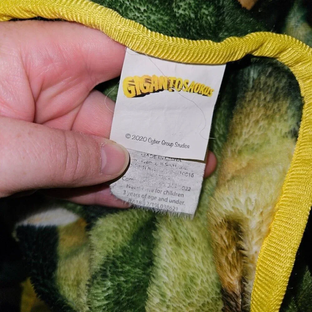 Gigantosaurus Fleece Blanket Throw 40x50 Disney 2020 Giganto Rocky Tiny Mazu